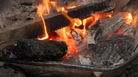 Cuatro niños y una mujer, intoxicados con monóxido de carbono en dos viviendas