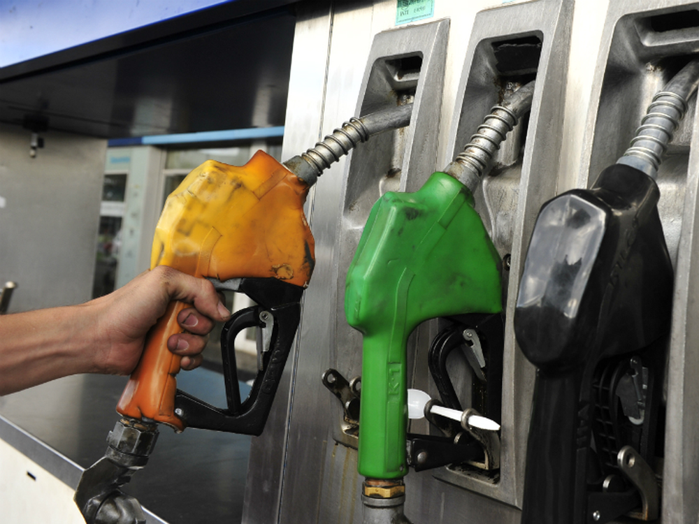 Aumenta la nafta: las petroleras suben un 4,5% el precio de sus combustibles
