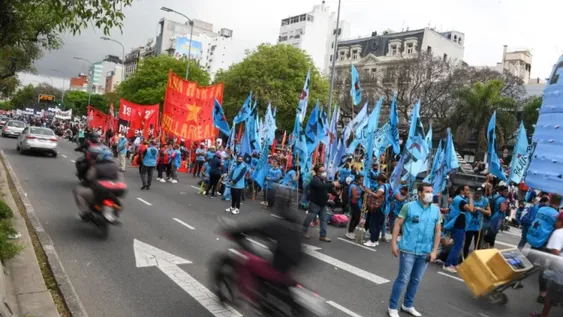 Les dieron 12.000 planes más y levantan la protesta