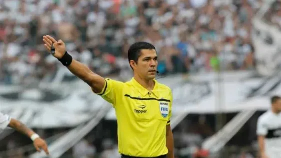 Díaz de Vivar dirigirá Argentina-Chile y Tobar la gran final