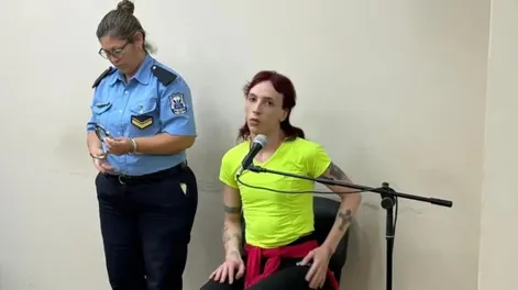 Tres años de prisión sin cárcel a una mujer trans por grooming y extorsión a un menor