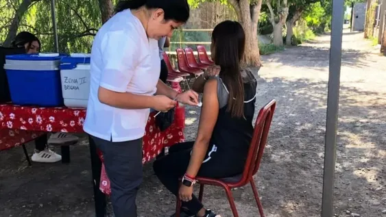 INICIO. Con la visita al Merendero Defensores de San Antonio arrancaron esta semana con la vacunación de niños en todos los merenderos del departamento Rivadavia.