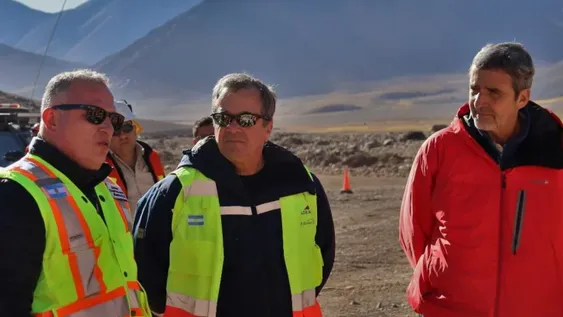 Un embajador en Los Azules