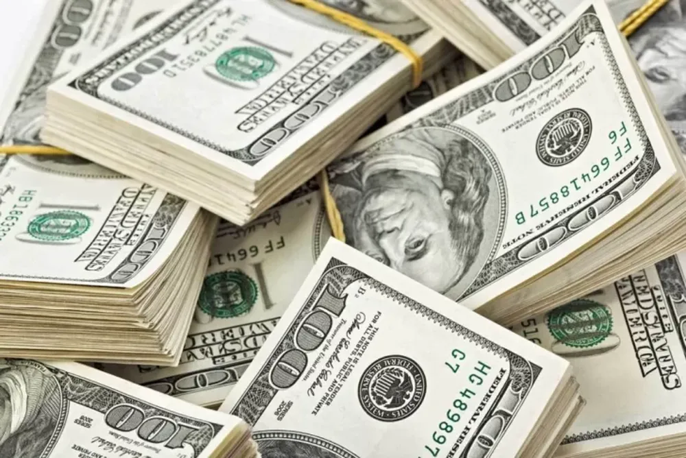 El dólar blue subió dos pesos y llegó a un nuevo récord: $152