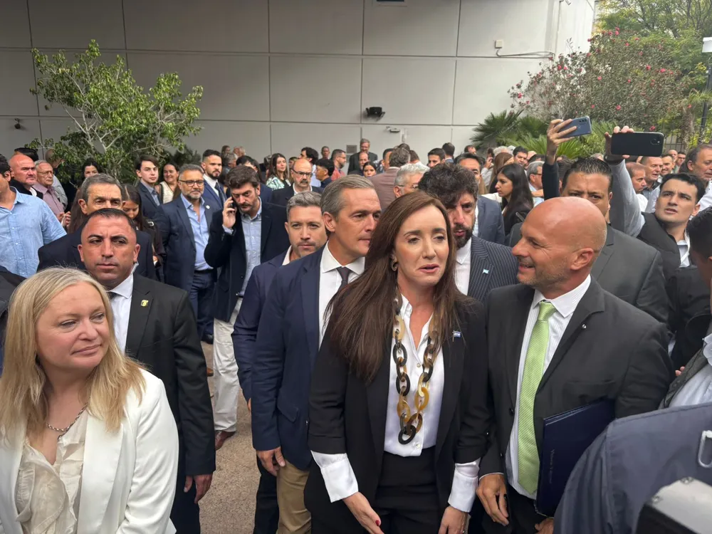 victoria-villarruellos andes