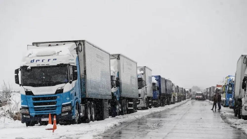 Por nevadas, continúan cerrados al tránsito los principales pasos fronterizos a Chile