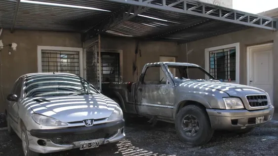 Ardió una camioneta y por poco no hubo un desastre mayor, creen que fue intencional