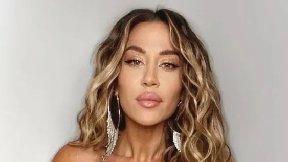 Jimena Barón, se bajó del escenario y se sacó una foto en ropa interior