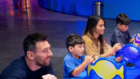 Messi, insultado y cada vez más lejos