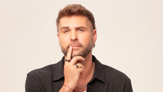 100 % Stand Up define Juampi su nuevo show Oveja Negra, que subirá a escena el domingo en San Juan, en el marco de una mini gira cuyana
