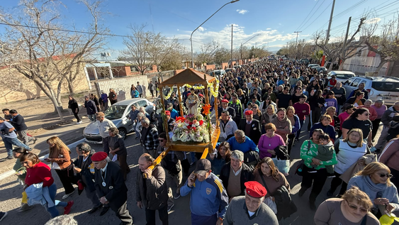 [galeria de fotos] las imagenes de la procesion de los devotos a san cayetano en su dia