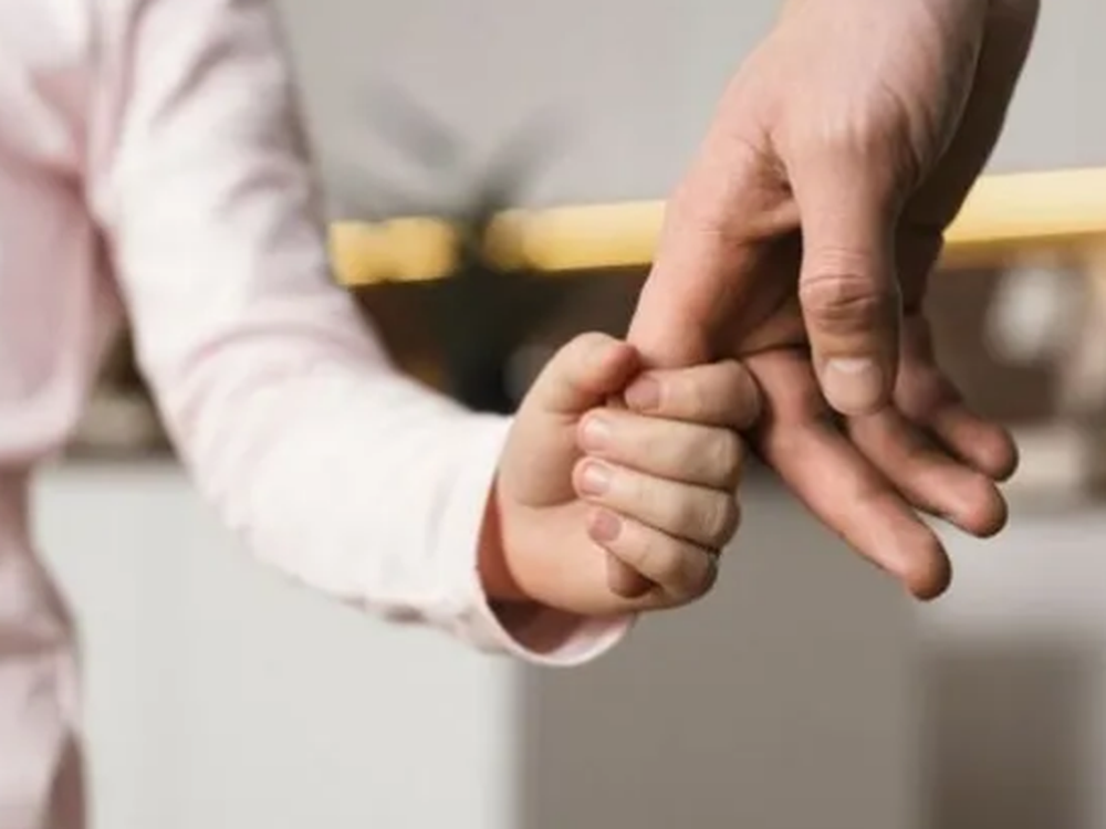 Una mujer puede ir presa por impedirle el contacto a su hijo con el padre