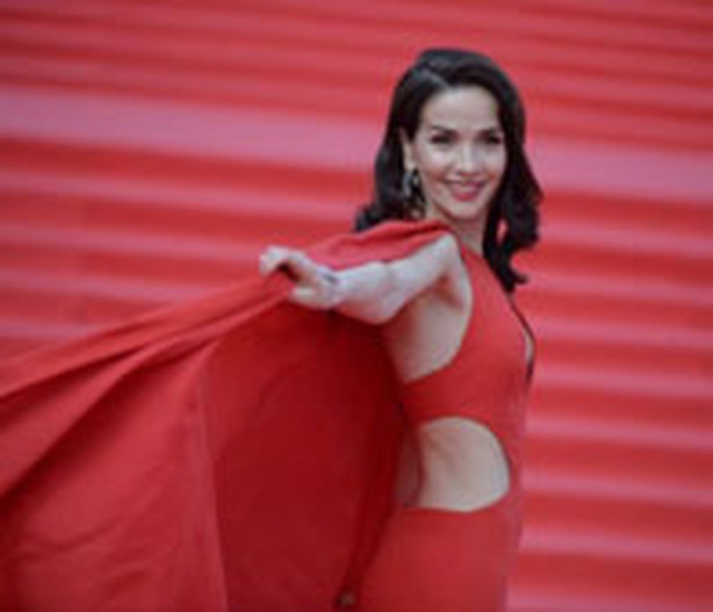 Diosa al rojo vivo