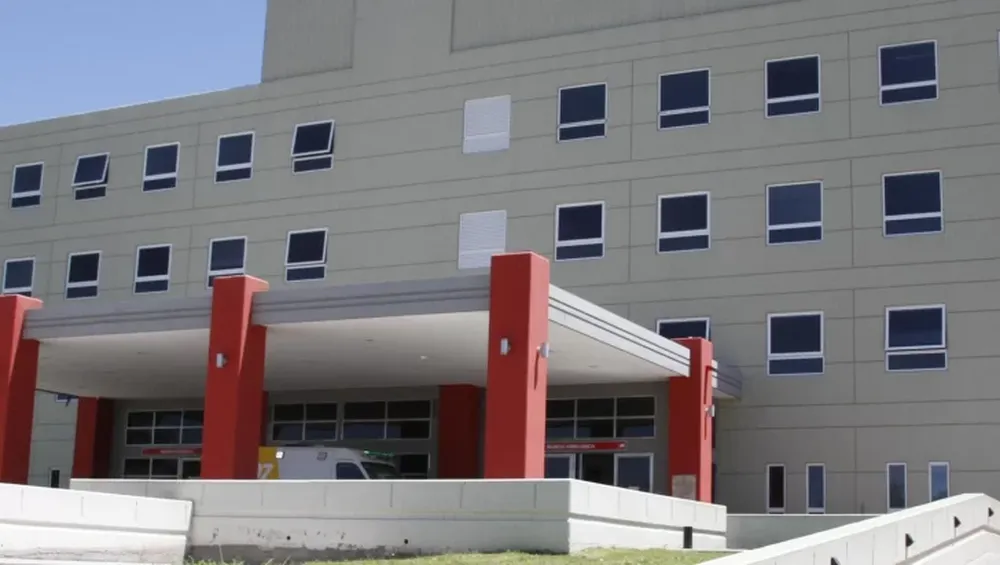 Dos mujeres terminaron heridas tras chocar con sus motos en Rivadavia