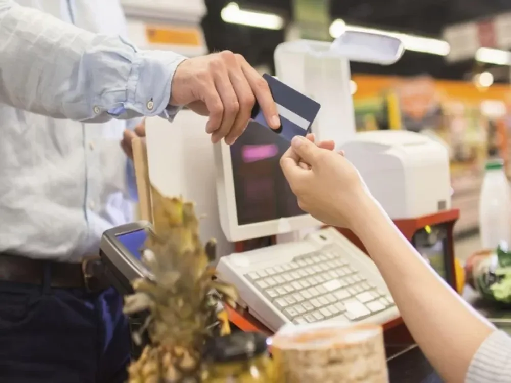 Empleados de comercio cobran con aumento desde marzo: cómo quedan las escalas