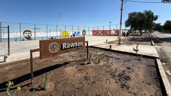 Rawson inaugura un nuevo paseo en donde antes había un basurero a cielo abierto.