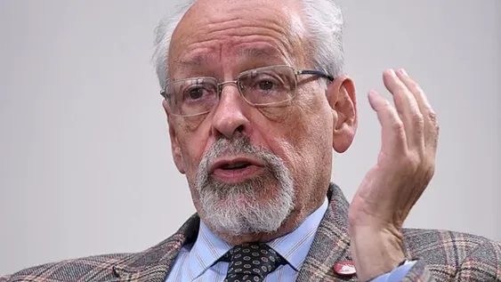 Polémica con Horacio Verbitsky por vacunarse sin turno y sin espera