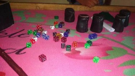 Los detuvieron por montar una casino clandestino: tenían tableros de póker y bebidas