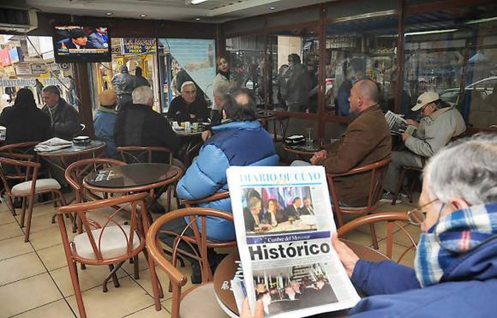 El encuentro se instaló en los cafés del centro