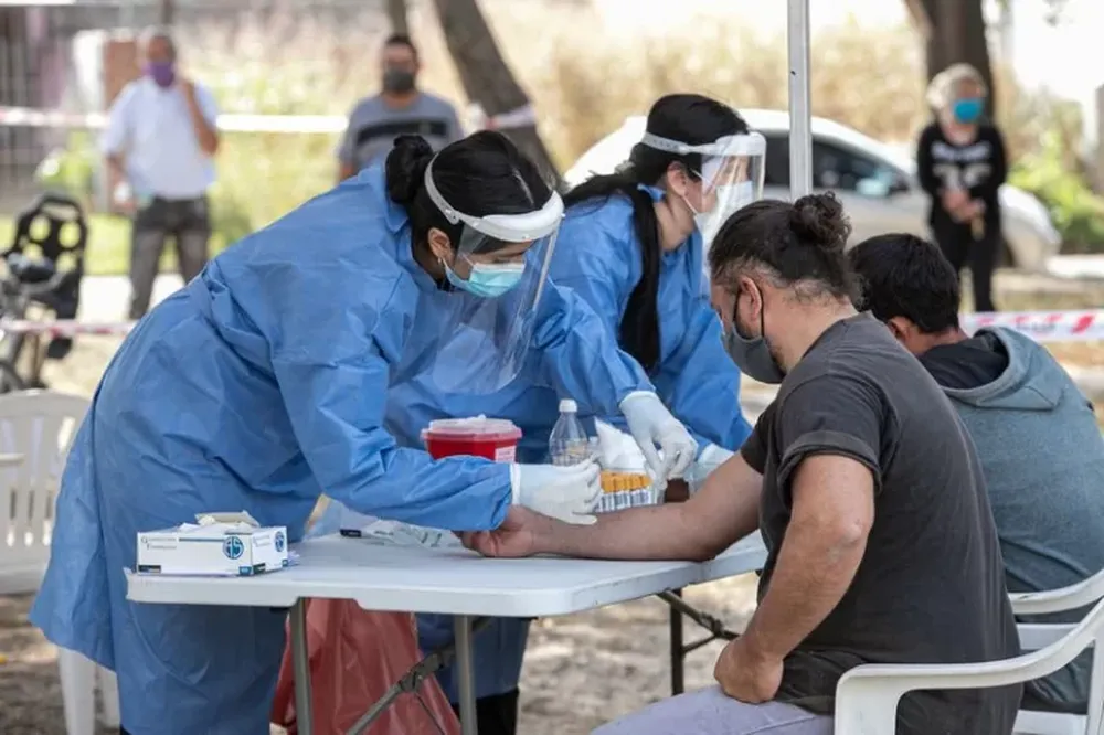 Otras 10 personas murieron y 2.922 fueron diagnosticadas con coronavirus en el país