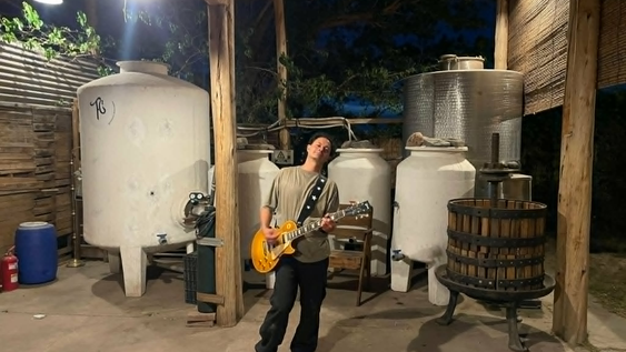 Música y vino, el nombre del tercer disco de Higinio, que reúne sus dos pasiones.&nbsp;