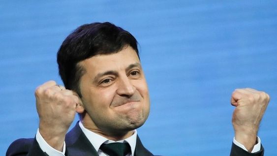 Actor cómico y sin experiencia política, el perfil del nuevo presidente de Ucrania