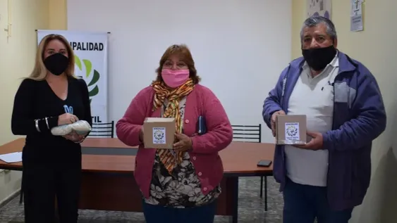 También en Valle Fértil dan gallinas gratis a las familias para paliar la crisis