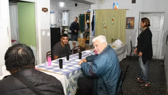 Ya está lleno el refugio que abrieron para indigentes hace una semana