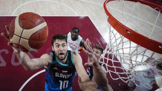 Eslovenia derrotó a España 95-87 y Argentina tiene rival
