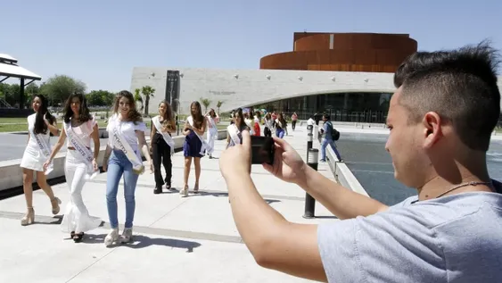 Una catarata de selfies para el recuerdo