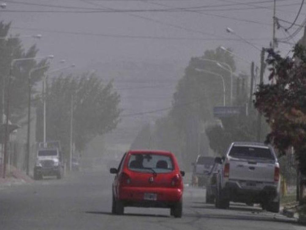 Emiten un alerta por Zonda para tres departamentos