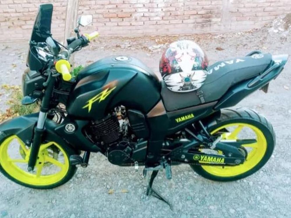 Le robaron la moto a un DT de Trinidad y por cámaras de seguridad descubrió cómo se la llevaron