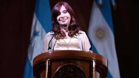 CFK: “Del mismo modo que se financiaban golpes militares, se financian golpes judiciales”