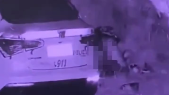 El policía quedó grabado en video y fue echado.&nbsp;