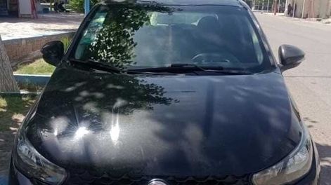 Auto con pedido de secuestro desde Buenos Aires.-