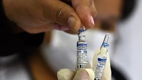 Dan a conocer la eficacia de Sputnik V, 6 meses después de la colocación de la segunda dosis