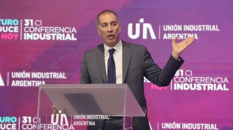 Diego Santilli en la conferencia de la UIA.