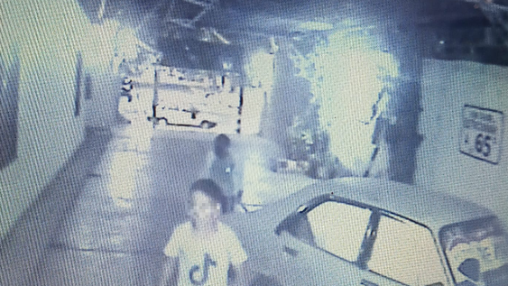 Dos chicos entraron al consorcio en el que vive y le robaron 2 bicicletas de más de $100 mil