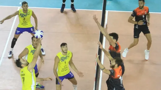 Juega UPCN y luego va a Brasil