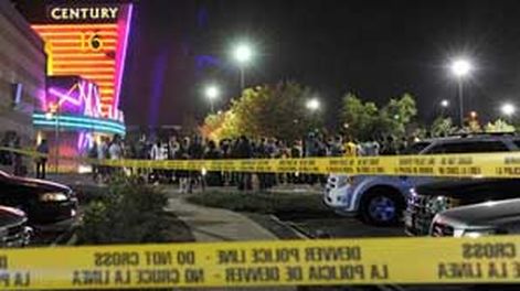 Disfrazado de villano, ingresó al cine y mató a 12 personas
