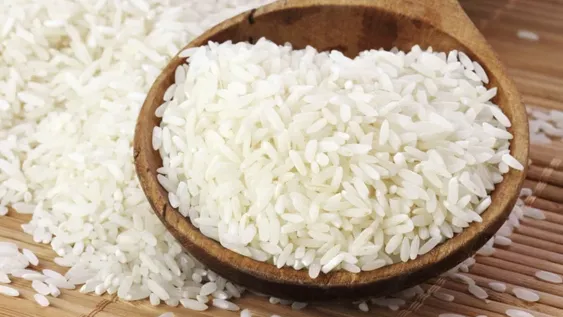 Reinventa el arroz del día anterior