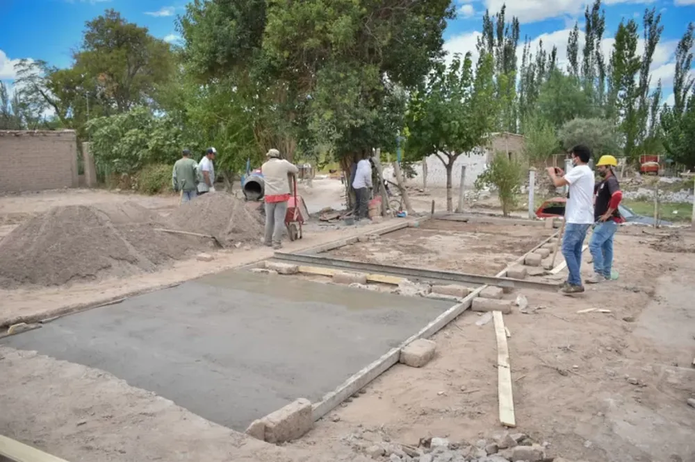 Vecinos de Pocito comenzaron a preparar el terreno para recibir módulos habitacionales