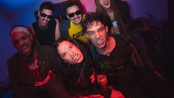 Esha pararía el mundo entero