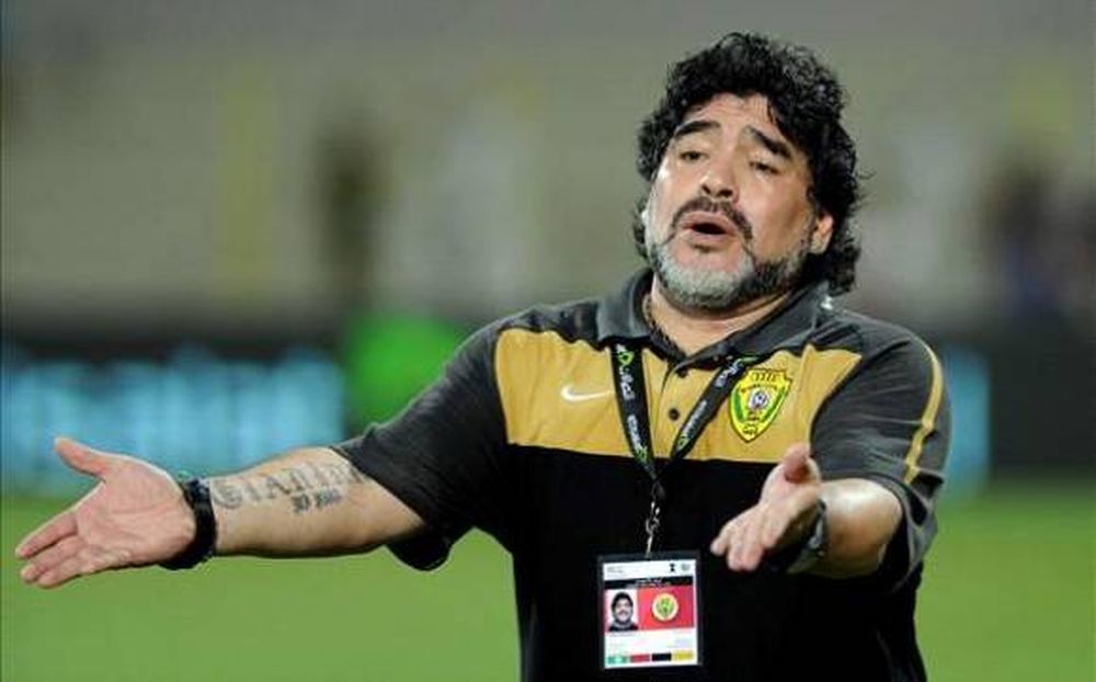 A través de Twitter  echaron a Maradona  como DT del Al Wasl