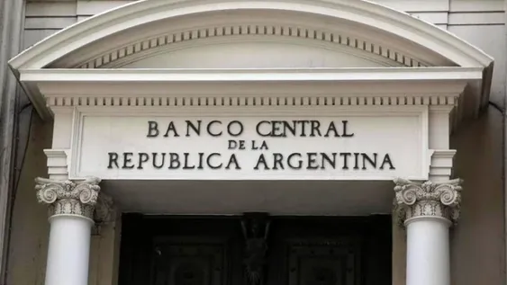 El Banco Central más estricto con las operaciones en dólares financieros