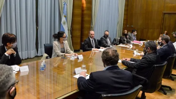 El Gobierno espera que la vacuna llegue a todos en marzo de 2021