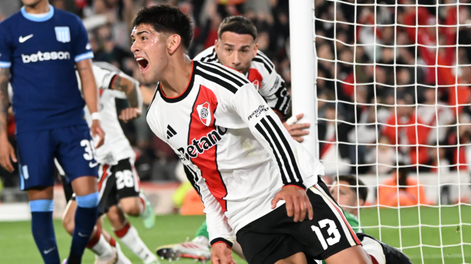 Lautaro Rivero convirtió de cabeza el único gol del encuentro a los 33 minutos del primer tiempo.