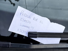 cuidado: la estafa del espejo del auto, una modalidad delictiva que se repite