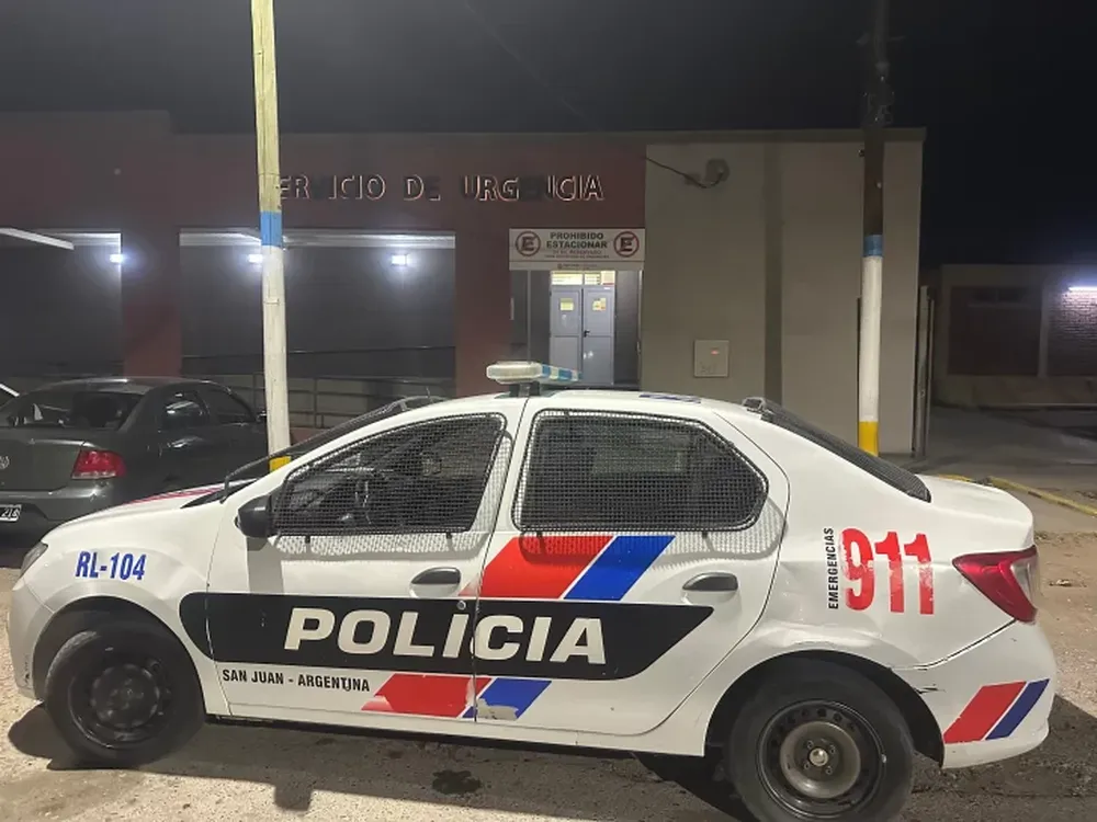 Policías héroes: le salvaron la vida a un bebé que sufrió un ahogo y estaba inconsciente