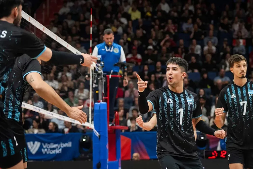 MATI SÁNCHEZ y Palonsky, el armador y el goleador, fueron figuras claves en la recuperación y confirmación del equipo.